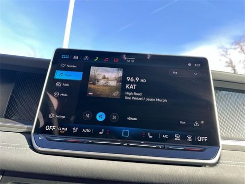 New 2026 Volkswagen Tiguan SE R-Line image 24