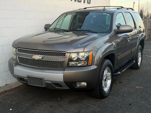 Used 2011 Chevrolet Tahoe LT image 2