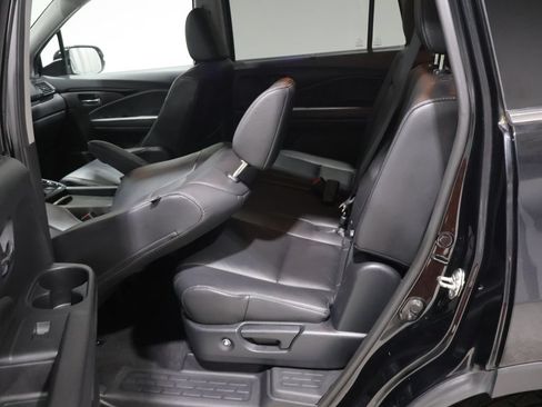 Used 2017 Honda Pilot Touring image 18