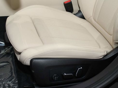 Used 2025 BMW 330i Sedan image 15