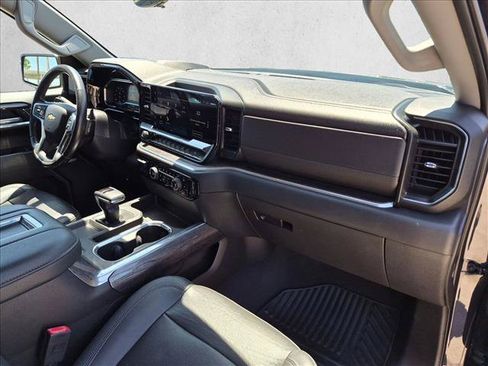 Used 2022 Chevrolet Silverado 1500 LTZ w/ LTZ Premium Package AWD/4WD image 22