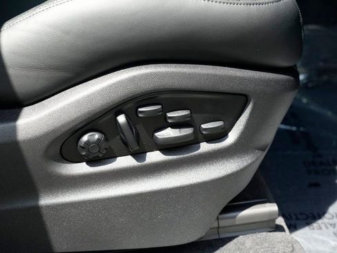 Used 2022 Porsche Cayenne Turbo image 40