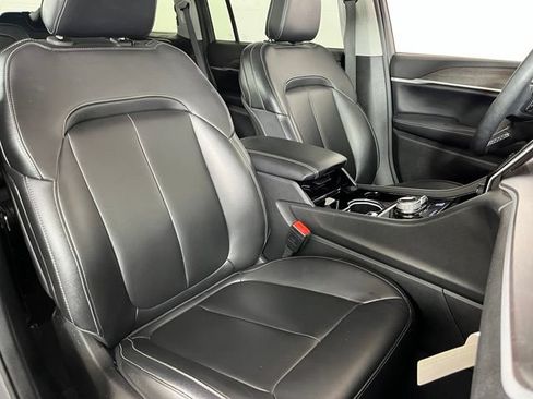 Used 2023 Jeep Grand Cherokee L Limited AWD/4WD image 45