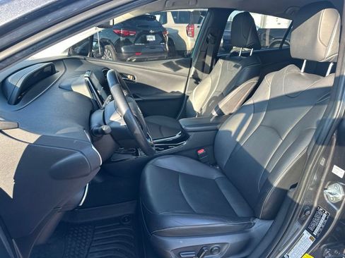 Used 2021 Toyota Prius Prime Limited w/ Carpet Mat Package (TMS) FWD image 15