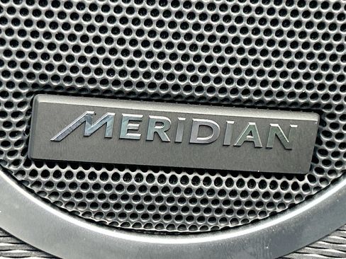 New 2025 Land Rover Discovery Dynamic SE image 21