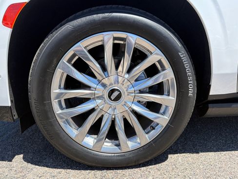 Used 2023 Cadillac Escalade ESV Premium Luxury w/ Performance Package AWD/4WD image 10