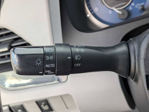 Used 2015 Toyota Sienna XLE image 27