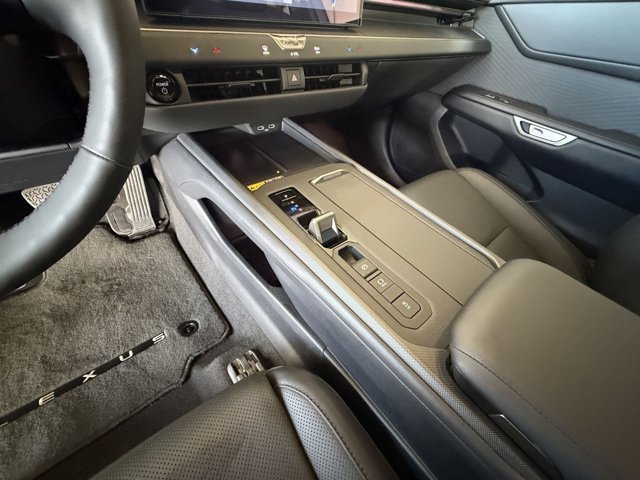 Certified 2026 Lexus ES 350e w/ Convenience Package FWD image 21