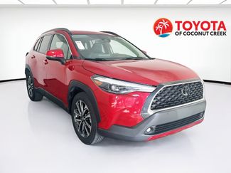 Used 2023 Toyota Corolla Cross XLE w/ Convenience Package FWD video 1