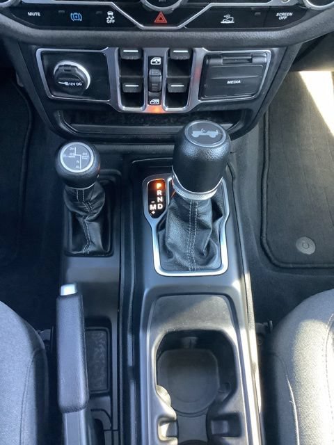Certified 2024 Jeep Wrangler Unlimited w/ Convenience Group AWD/4WD image 28