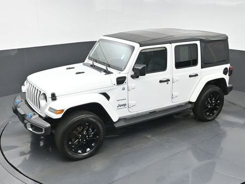 Used 2023 Jeep Wrangler Unlimited Sahara w/ Cold Weather Group AWD/4WD image 27