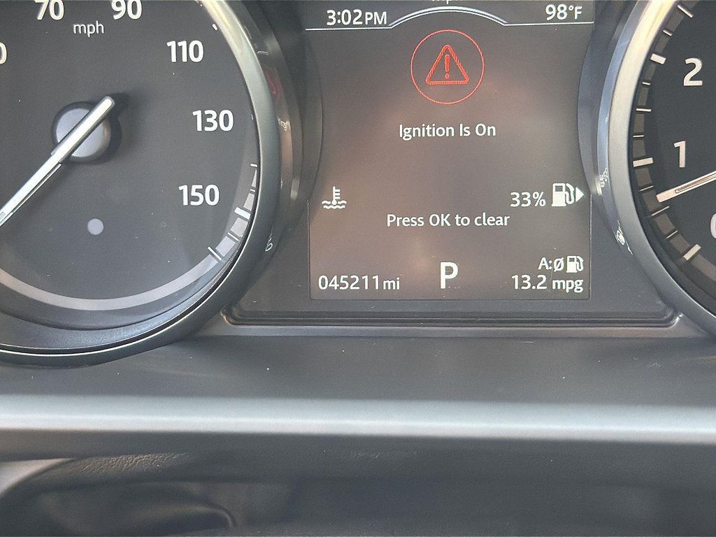 Used 2017 Land Rover Discovery SE AWD/4WD image 11