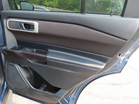 Used 2020 Ford Explorer XLT RWD image 23