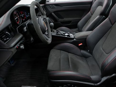 Used 2024 Porsche 911 Targa 4 GTS image 16
