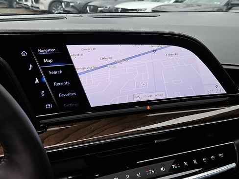 Certified 2024 Cadillac Escalade Sport Platinum w/ LPO, ONYX Package image 18