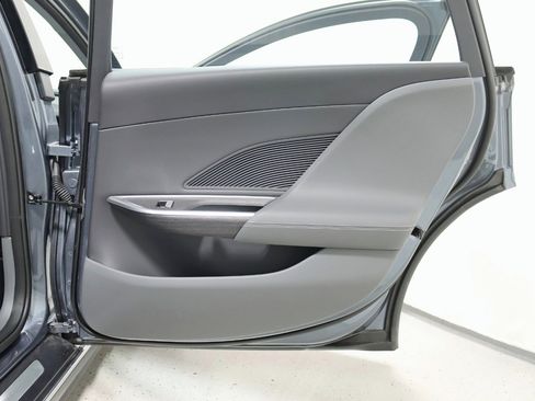 Used 2025 Lucid Air Pure image 39