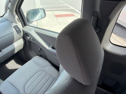 Used 2018 Nissan Frontier S RWD image 15
