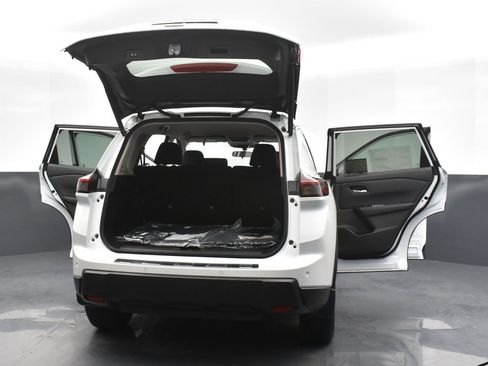 New 2026 Nissan Rogue SV image 34