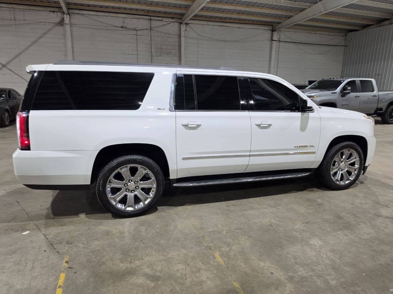 Used 2018 GMC Yukon XL SLT w/ Premium Edition AWD/4WD image 13