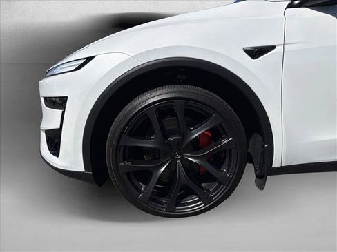 Used 2026 Tesla Model Y Performance AWD/4WD image 25