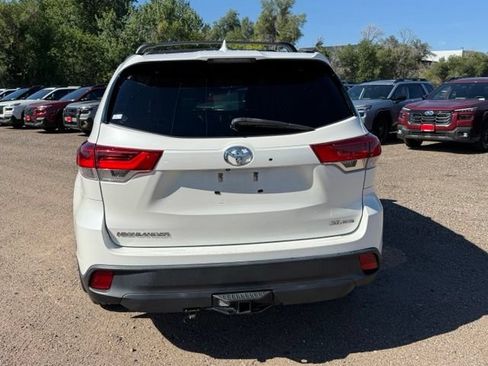 Used 2018 Toyota Highlander SE AWD/4WD image 4