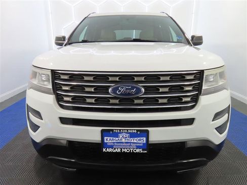 Used 2017 Ford Explorer 4WD image 3