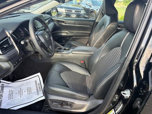 Used 2021 Toyota Camry SE FWD image 22