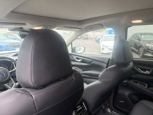 Used 2025 Subaru Ascent Limited AWD/4WD image 9