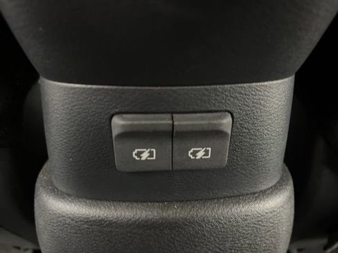 Used 2024 Nissan Kicks S image 40