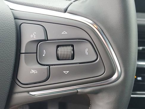 Certified 2025 Buick Envista Sport Touring FWD image 12