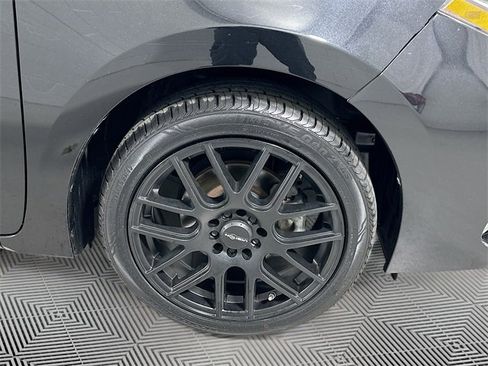 Used 2017 Toyota Corolla SE image 17