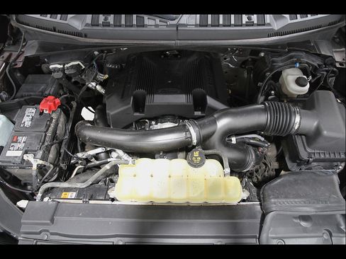 Used 2019 Ford F150 XLT w/ Equipment Group 302A Luxury AWD/4WD image 24