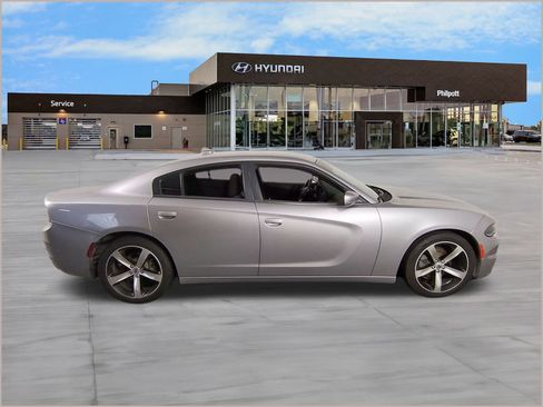 Used 2018 Dodge Charger SXT Plus image 8