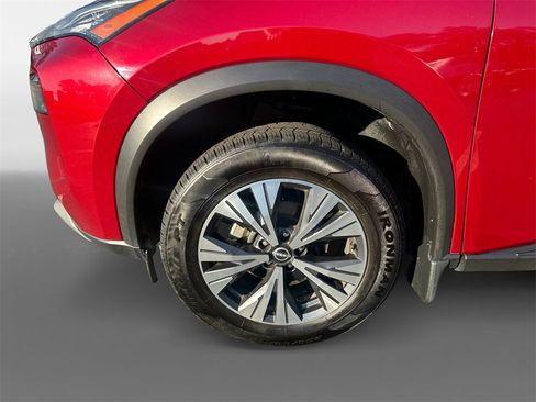 Used 2023 Nissan Rogue SV image 15