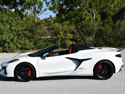 Used 2024 Chevrolet Corvette E-Ray Convertible w/ 3LZ AWD/4WD image 30