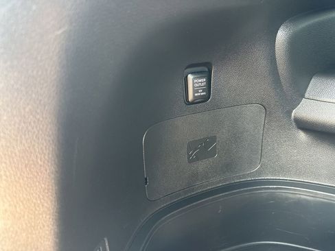 Used 2018 Honda Pilot Touring image 33