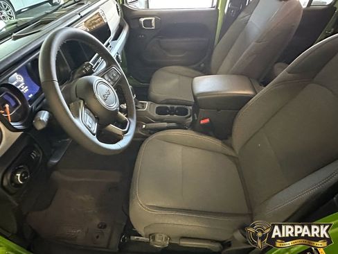 New 2025 Jeep Gladiator Sport AWD/4WD image 15