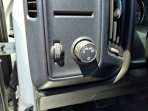 Used 2018 GMC Sierra 1500 2WD Regular Cab image 16