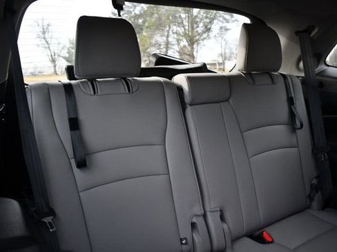 Used 2019 Honda Pilot Touring image 30