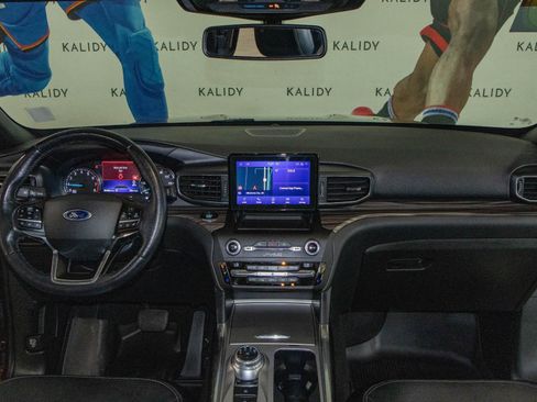 Used 2020 Ford Explorer Limited RWD image 3