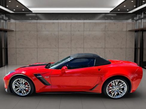 Used 2015 Chevrolet Corvette Z06 w/ 3LZ Preferred Equipment Group RWD image 19