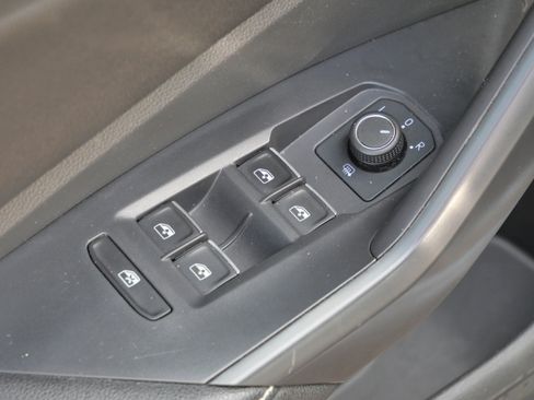 Certified 2024 Volkswagen Jetta SE image 19