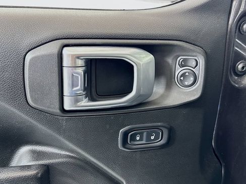 Used 2022 Jeep Wrangler Unlimited Sport AWD/4WD image 14
