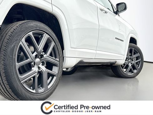 Used 2024 Jeep Compass Limited w/ High Altitude Package image 16