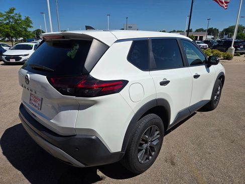 Used 2023 Nissan Rogue S FWD image 5