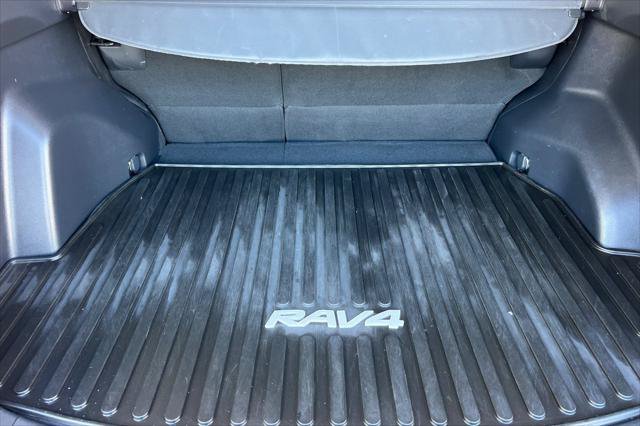 Certified 2023 Toyota RAV4 LE AWD/4WD image 15