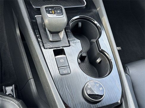 Used 2024 Nissan Rogue SL image 20