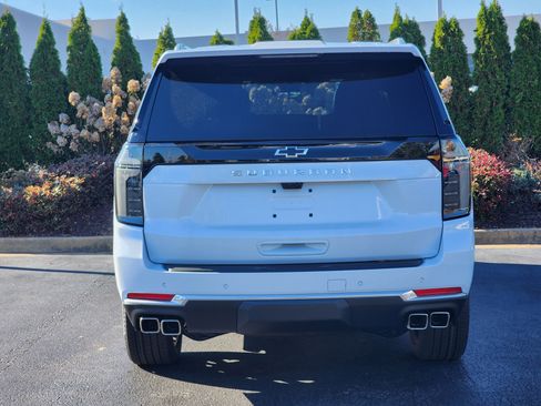 New 2026 Chevrolet Suburban High Country image 9