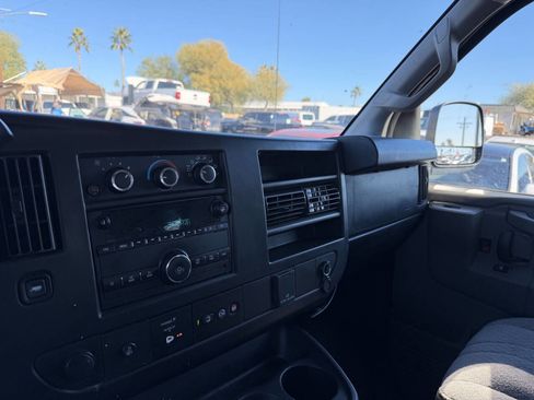 Used 2017 Chevrolet Express 2500 image 21