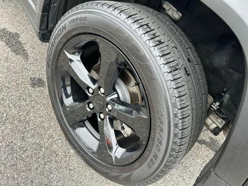 Used 2024 Jeep Grand Cherokee Limited w/ Luxury Tech Group II image 14